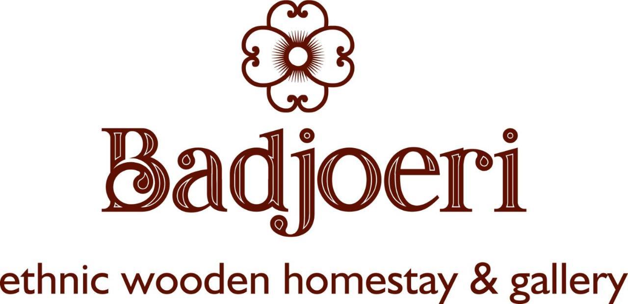 Badjoeri Ethnic Wooden Homestay Бандунг Экстерьер фото