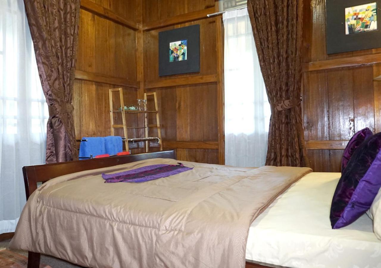 Badjoeri Ethnic Wooden Homestay Бандунг Экстерьер фото