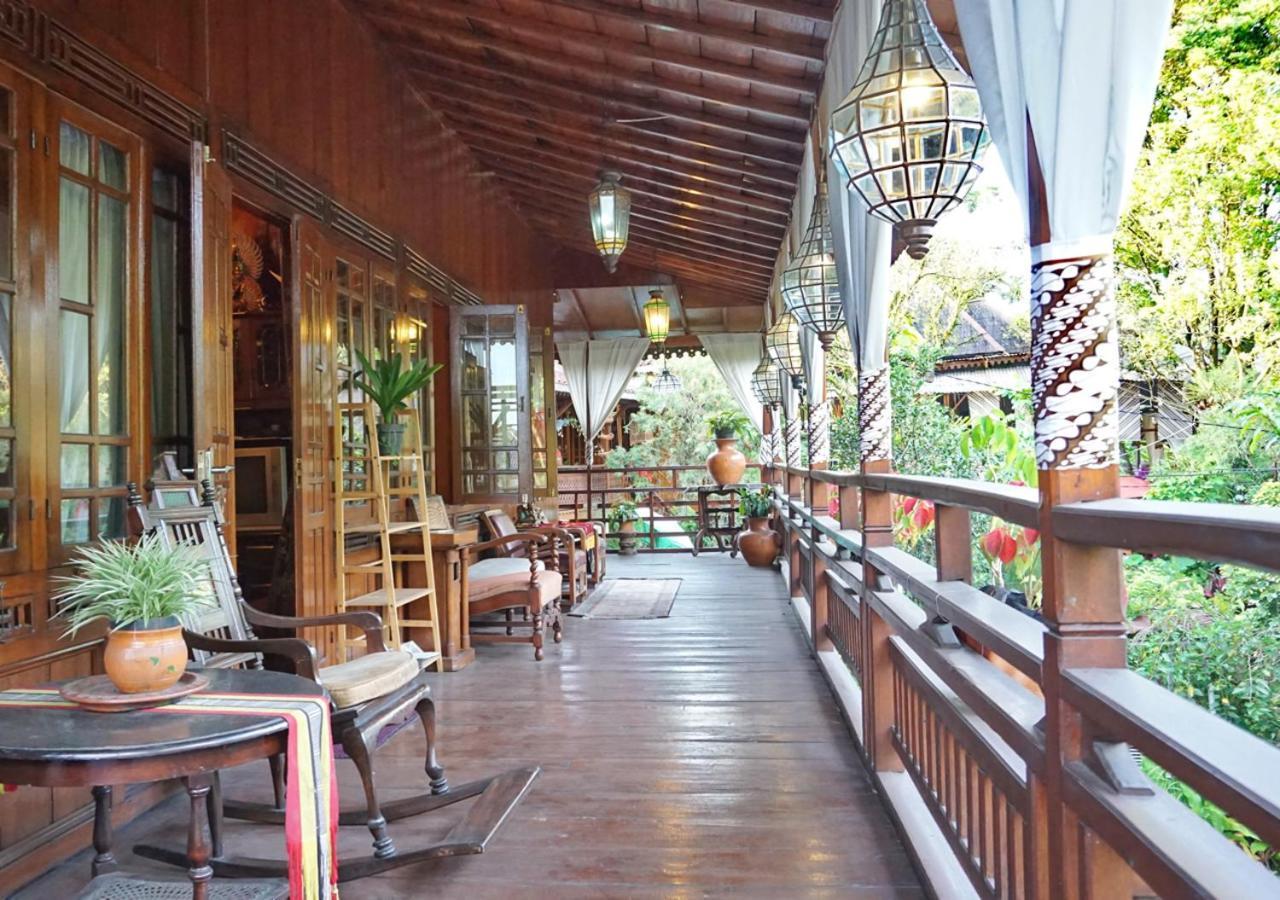 Badjoeri Ethnic Wooden Homestay Бандунг Экстерьер фото