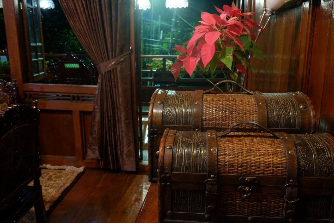 Badjoeri Ethnic Wooden Homestay Бандунг Экстерьер фото