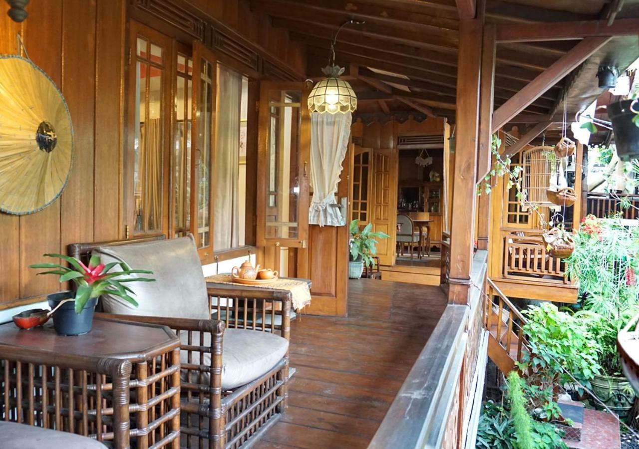 Badjoeri Ethnic Wooden Homestay Бандунг Экстерьер фото